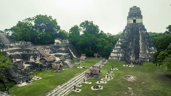 Comment explorer les ruines mayas de Tikal, Guatemala : itinéraires et conseils?
